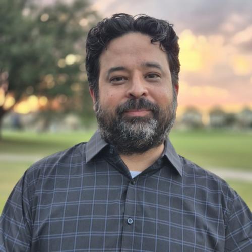 Headshot of Gustavo Aguilar